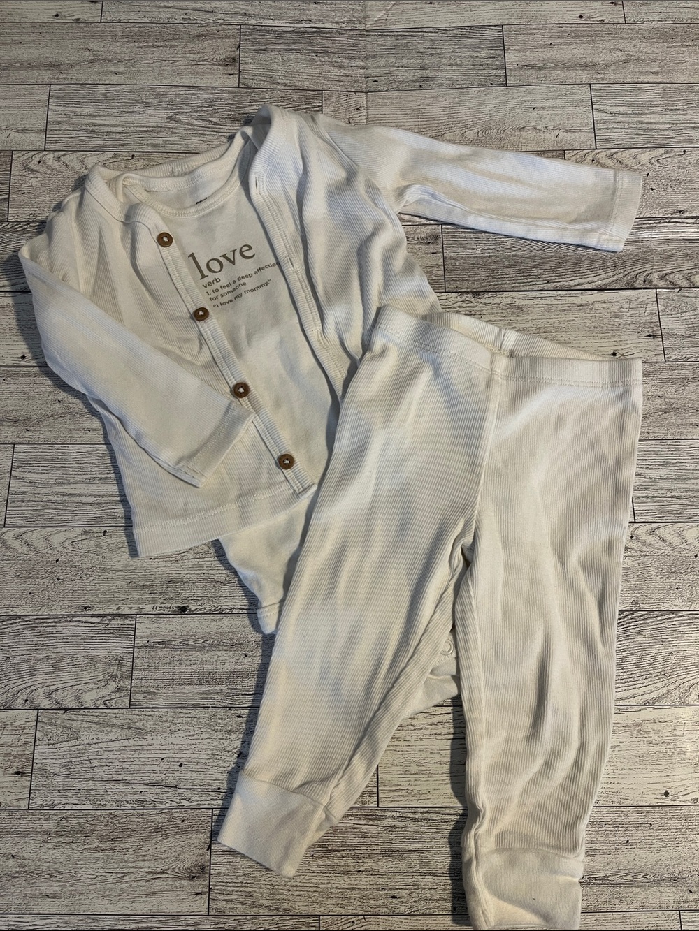 Carter's White Ribbed Three-Piece Set with 'love' Graphic Size 9 Months